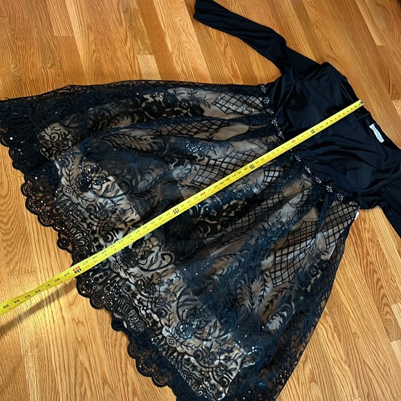 Mac Duggal Long Sleeve Mixed Media Embellished Dress Size 20W NWT - Picture 10 of 17